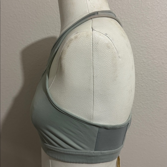 Alo Yoga Half Moon Bra in Sage Green size M - Picture 4 of 6